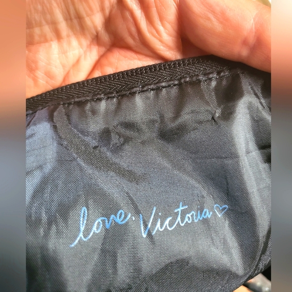 BNWT Victoria's Secret Blue and Black Tote Bag with Matching Makeup Case - Picture 9 of 10